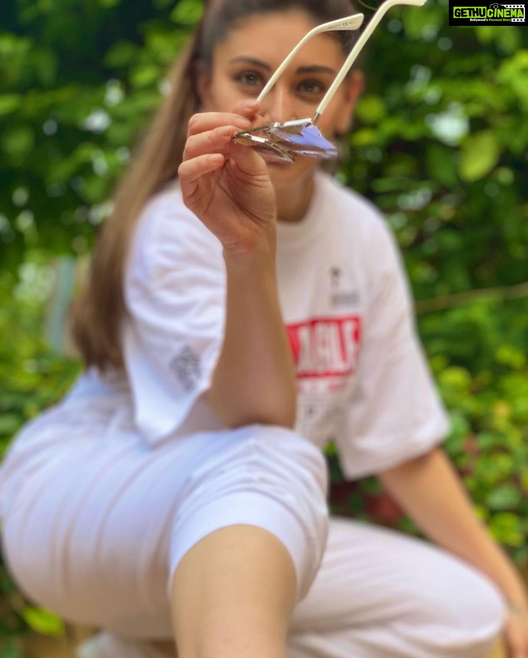 Shefali Jariwala Instagram - #tgif . . . #outdoors #sunnyday #fridayvibes #friday #pic #goodtimes #positivity #besafe #spreadlove #instadaily