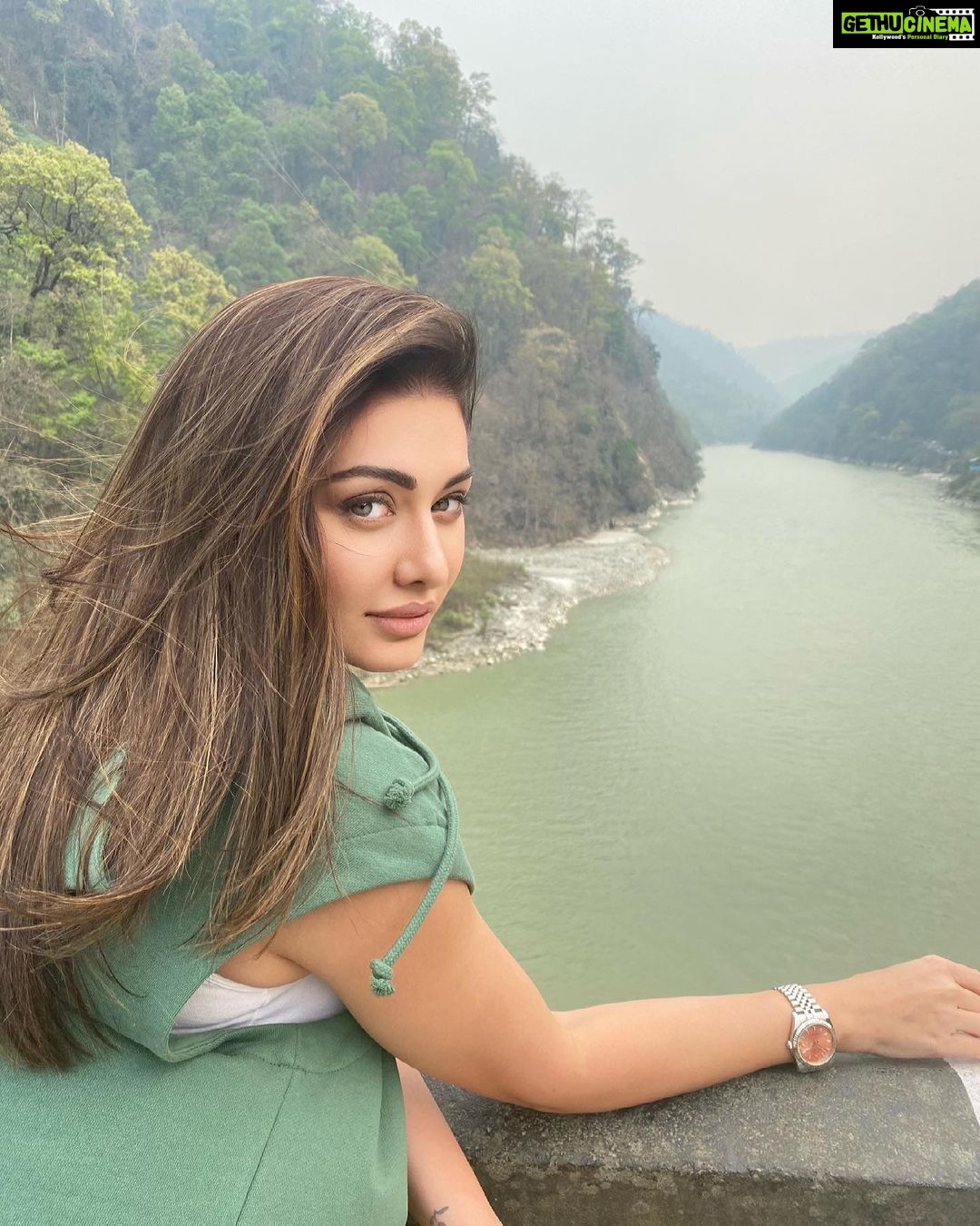 Shefali Jariwala Instagram - Go where you feel most alive... #mountains #riverside . . . #wanderlust #traveldiaries #nature #green #fresh #alive #wednesday #pic #goodvibes Gangtok, Sikkim