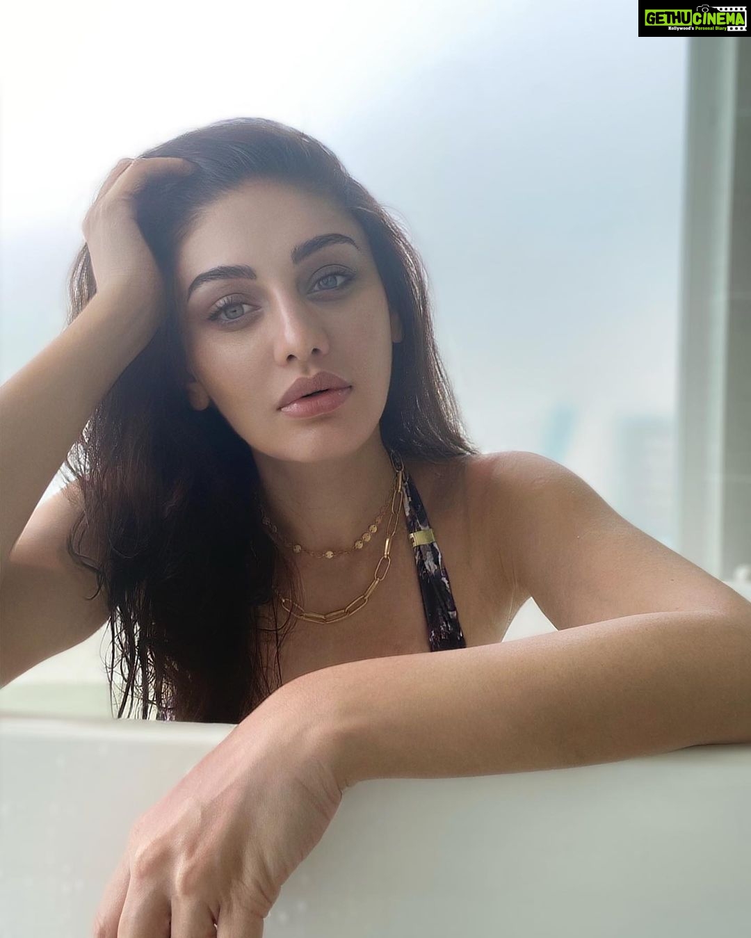 Shefali Jariwala Instagram - Need to cool off a bit ! #summertime #heat . . . #weekend #vibes #chill #relax #cooloff #saturday #picture #metime #loveyourself #instadaily