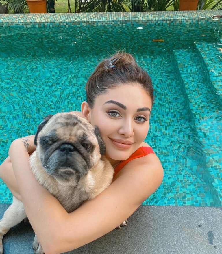 Shefali Jariwala Instagram - Time to beat the #summer heat ! #summertime #love . . . #pooltime #beattheheat #chill #goodvibes #wednesday #picture #waterbaby #puglove #instalike