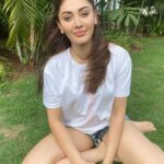 Shefali Jariwala Instagram - Beating the #mondayblues #positivevibes #smile . . . #stayhomestaysafe #mondaymotivation #smilemore #goodvibes #summer #vibes #instadaily