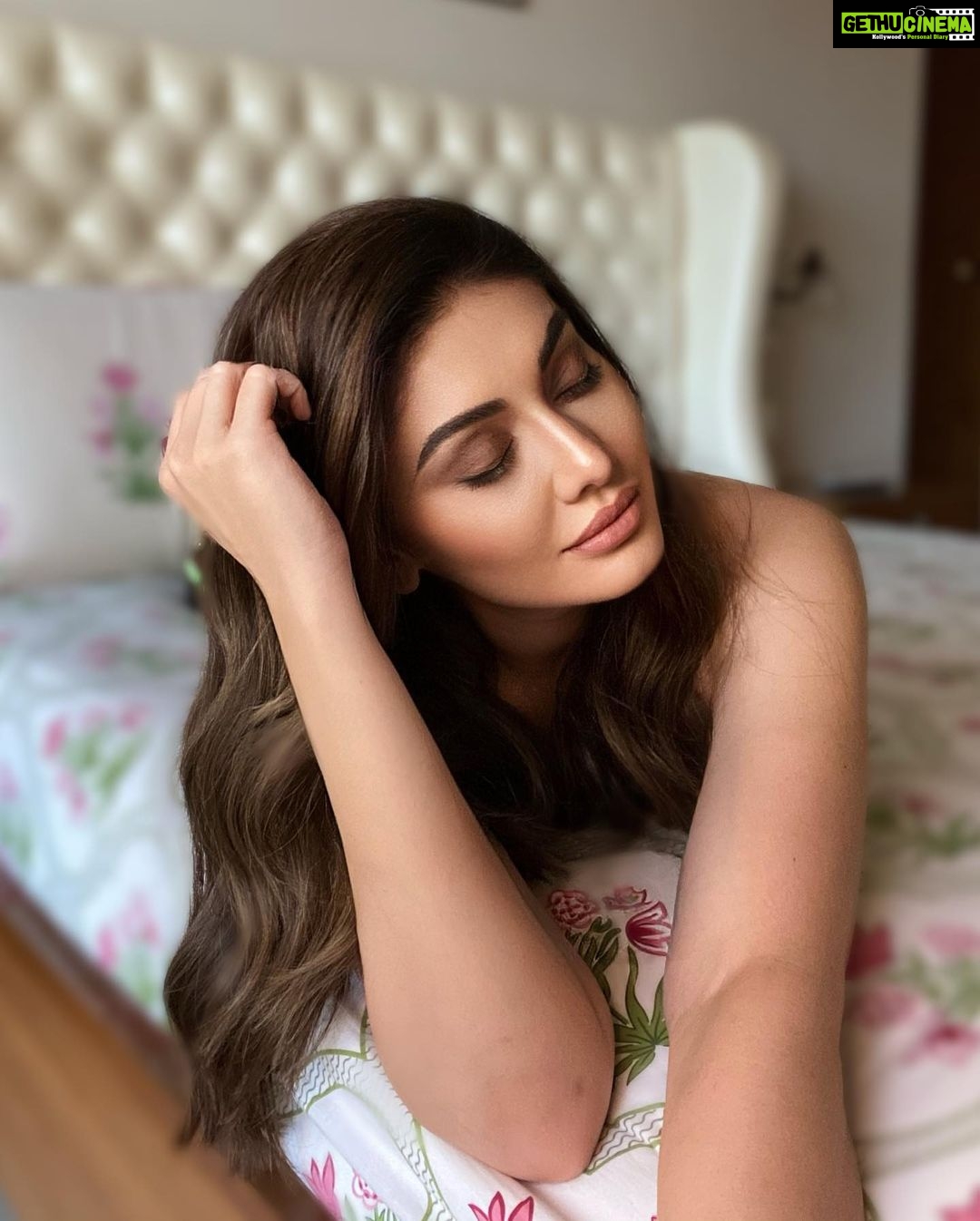 Shefali Jariwala Instagram - Today we do ... nothing !!! #bored #athome . . . #boredathome #af #home #lockdown #instadaily #pictureoftheday