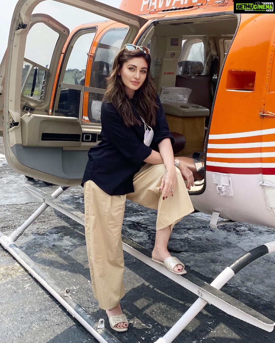 Shefali Jariwala Instagram - Come fly with me ...!! #adventure #love . . . #traveller #wanderlust #traveldiaries #thrill #thursday #picture #instagood