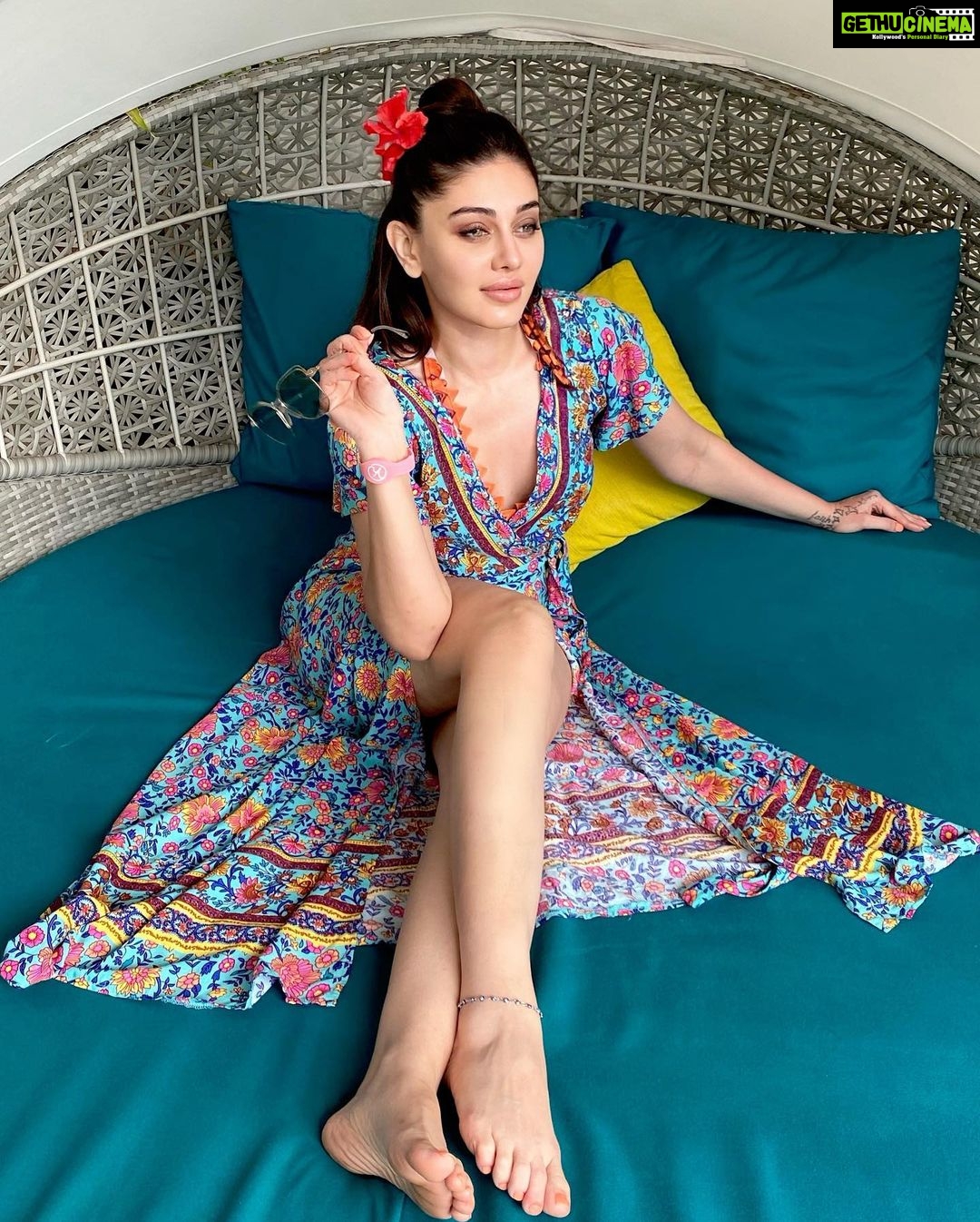 Shefali Jariwala Instagram - Hello, Sunday! #sunday #love . . . #sundayvibes #relax #chill #goodvibes #sundayfunday #picoftheday #instalike