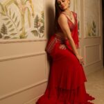 Shefali Jariwala Instagram – In mood for some #red !
#saturdaze 
Clicked by @iam_kunalverma 
Wearing @gopivaiddesigns 
MUA @rushi.passion 
.
.
.
#saturday #weekendvibes #redhot #love #sareelover #ootd #instafashion