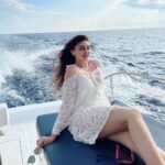 Shefali Jariwala Instagram - "I live for taking the sea-nic route." #goodvibes . . . #kandimamaldives #maldives #sailing #happygirl #sunshine #summer #saturday #pic #instagood #oceanlife #ocean #love