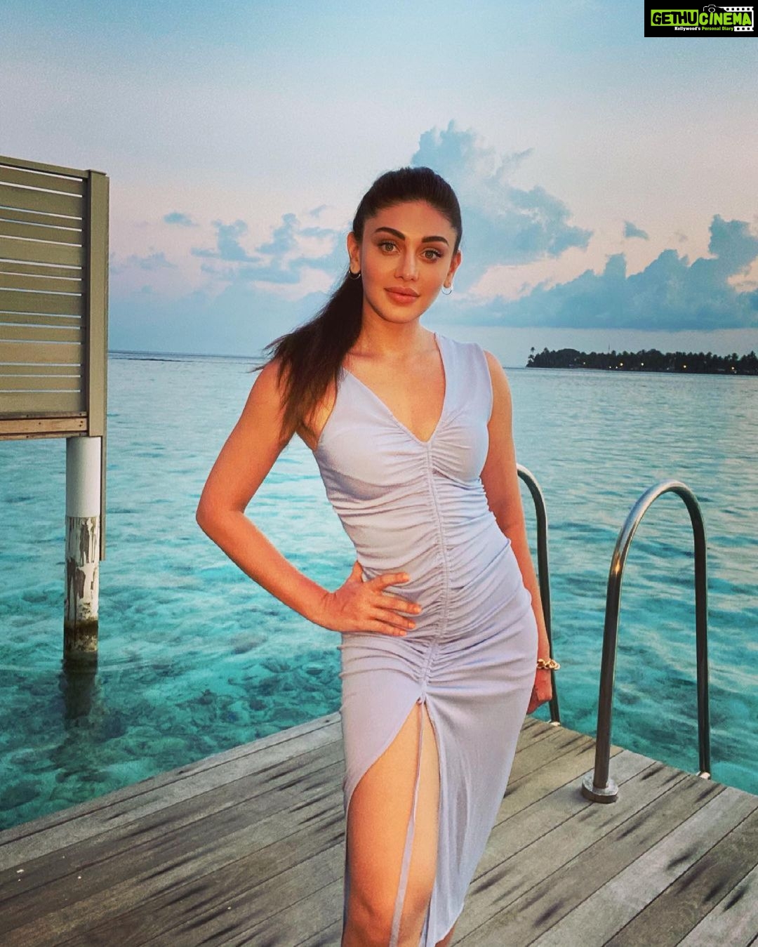 Shefali Jariwala Instagram - Sunset skies. Life is good... #sunset #love #kandimamaldives . . . #sunsetlover #wanderlust #travelgram #maldives #goodvibes #saturday #pic @kandima_maldives Kandima Maldives