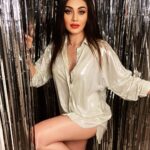 Shefali Jariwala Instagram - I like to be #sparkly ! #shineon . . . #sparkle #shine #nomondayblues #monday #picture #instapic #glowup #instalike