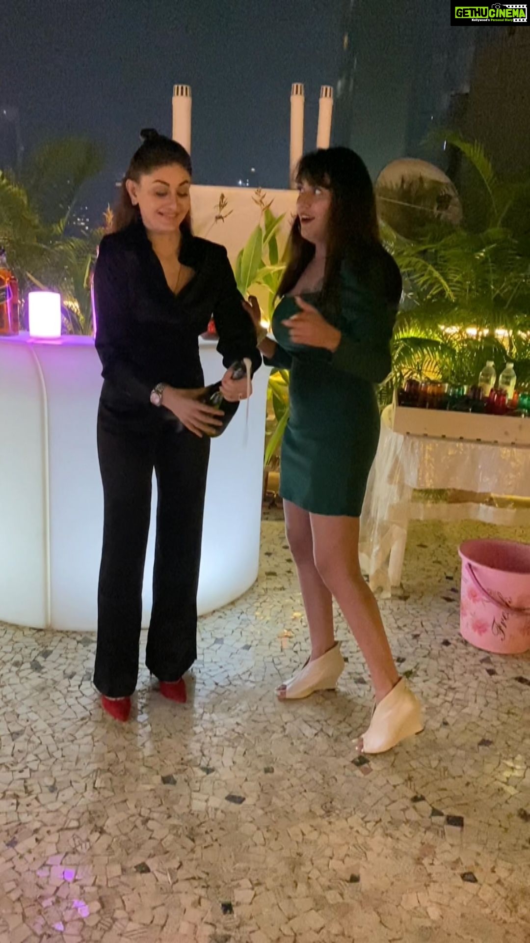 Shefali Jariwala Instagram - #happybirthday #domperignon @ronak1310 ❤️ #rooftopparty #reels