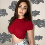 Shefali Jariwala Instagram - "Clouds come floating into my life, no longer to carry rain or usher storm, but to add color to my sunset sky." -Rabindranath Tagore #happy #joy . . . #happygirl #oncloudnine #sunshine #clouds #positivevibes #sundayfunday #sunday #pic #instadaily