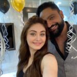 Shefali Jariwala Instagram - Super Birthday surprise!!! ❤️ @paragtyagi #birthday #surprise #happiness #husbandlove #love #instalove #pic #couplegoals #joy