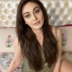 Shefali Jariwala Instagram - Monday is great if I can spend it in bed.... #mondayblues . . . #mondaymood #chill #relax #inbed #glow #picture #instadaily #instalike