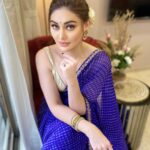 Shefali Jariwala Instagram - Jhuki Jhuki si nazar … #eyesspeaklouderthanwords . . . MUA @rushi.passion #saree #love #ootd #fridayvibes #festive #weekend #mood #instapic