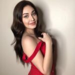 Shefali Jariwala Instagram - “Happiness lies in the joy of achievement and the thrill of creative effort.”... #hothonpebas #newsong . . . #happy #happylife #sundayfunday #excitement #instagood #instalove #pic #instapic #goodtimes