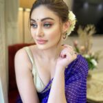 Shefali Jariwala Instagram - Jhuki Jhuki si nazar … #eyesspeaklouderthanwords . . . MUA @rushi.passion #saree #love #ootd #fridayvibes #festive #weekend #mood #instapic