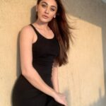 Shefali Jariwala Instagram - Here comes the sun, and I say, it's all right." —The Beatles . . . #summervibes #sunnyday #sun #fun #wednesday #picture #wednesdayvibes #instapic