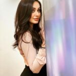 Shefali Jariwala Instagram - "Elegance is a question of personality, more than one's clothing." -- Jean-Paul Gaultier #elegant #style . . . #elegance #simple #minimalism #feelgood #attitude #tuesdaythoughts #tuesday #picture #picture #instadaily #likes