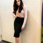 Shefali Jariwala Instagram - "Elegance is a question of personality, more than one's clothing." -- Jean-Paul Gaultier #elegant #style . . . #elegance #simple #minimalism #feelgood #attitude #tuesdaythoughts #tuesday #picture #picture #instadaily #likes