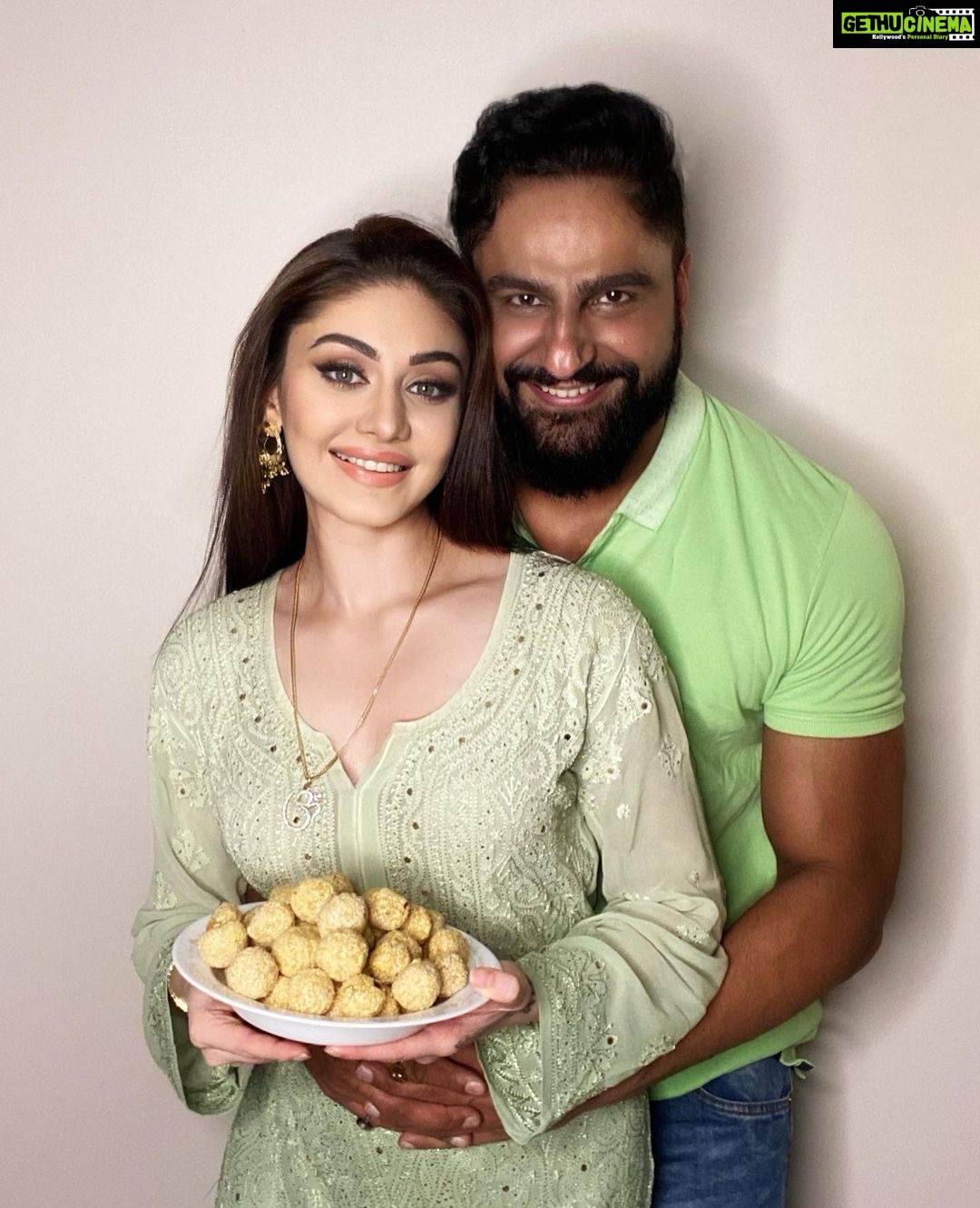 Shefali Jariwala Instagram - Happy #makarsankranti from us to yours ❤️ #familytime #festive @paragtyagi . . . #love #instalove #familygoals #familyiseverything #festivevibes #picoftheday #instalike @inaayatbysugandha