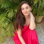 Shefali Jariwala Instagram - Wherever life plants you, bloom with grace..! #plants #therapy . . . #happy #grateful #blessed #thursdaythoughts #thursday #pic #instagood #picoftheday #love #sunshine #greenery #rooftop