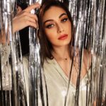 Shefali Jariwala Instagram - I like to be #sparkly ! #shineon . . . #sparkle #shine #nomondayblues #monday #picture #instapic #glowup #instalike