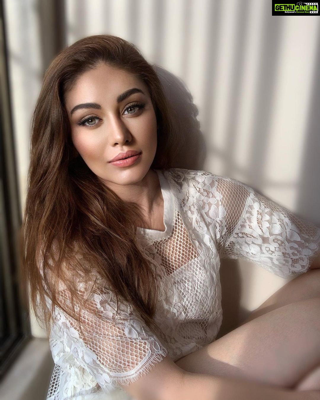 Shefali Jariwala Instagram - You don’t have to be perfect to be amazing .. #imperfectlyperfect #amazing . . . #picoftheday #white #sassy #attitude #instadaily #friday #tgif #pic