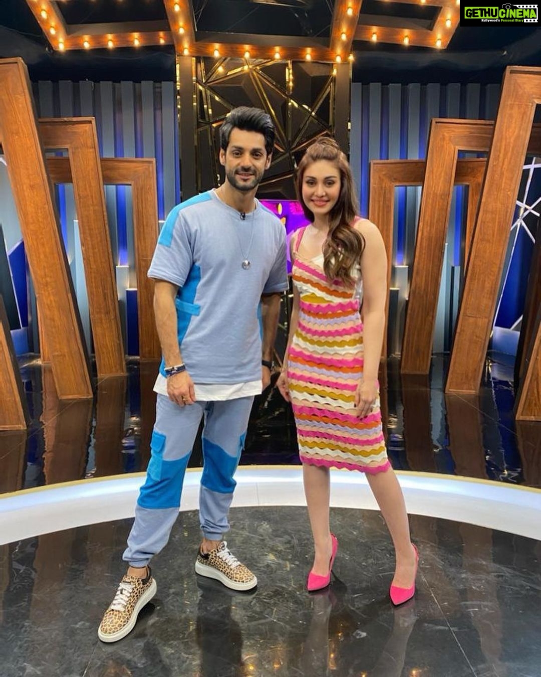 Shefali Jariwala Instagram - Living life in full bloom... #colorful #dress Styles by @stylebytaashvi Makeup&Hair by @makeup.yasmin #voot #boggboss14 @karanwahi . . . #funtimes #vanityvandiaries #picoftheday #capture #pic #instalike