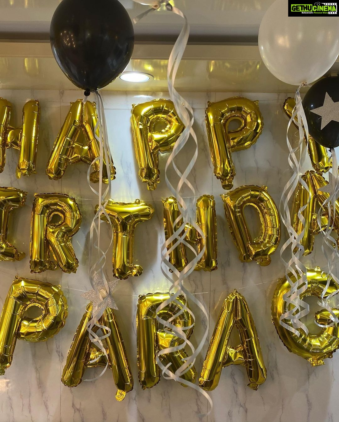 Shefali Jariwala Instagram - Super Birthday surprise!!! ❤️ @paragtyagi #birthday #surprise #happiness #husbandlove #love #instalove #pic #couplegoals #joy