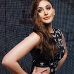 Shefali Jariwala Instagram - Moonstruck! 🌕🌖🌗🌘🌑🌒🌓🌔🌙 @timesfashionweek @etimeslifestyle @inifdindoretimesfashionweek @inifd.indore @salehayohann . . . @makeup.yasmin @shefali_hairstylist.81 #runway #fashionweek #timesfashionweekindore #timesfashionweek #indore #ootd #instafashion #ramplife #showstopper #chic #black #moonlovers