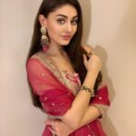 Shefali Jariwala Instagram - Our traditional attire has taken hundreds of years, generations of fashion designers, and tens of thousands of iterations to make a mark on the world. And I’m proud of it! #indiangirl #indianattire . . . #dressup #elegant #classy #timeless #glam #instapic #instalike #patakakudi
