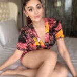 Shefali Jariwala Instagram - I've forgotten what it's like to have a normal sleeping pattern. #sleepygirl . . . #bed #sleepy #relax #chill #chillvibes #fridayvibes #friyay #tgif #instadaily #picoftheday