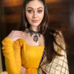 Shefali Jariwala Instagram - "Live life in warm yellows." Outfit & Jwellery @_mrunalmistry_ #indian #festive #navratri . . . #dressup #festivevibes #blessedbeyondmeasure #gratitude #navratri2020 #instalike #instapic