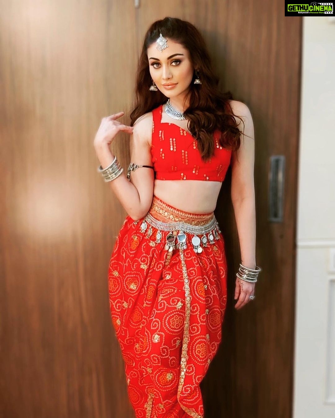 Shefali Jariwala Instagram - Many have an idea of me. Few get the picture.... #sassy #attitude . . . #red #indianoutfit #workmode #love #loveyourself #happygirlsaretheprettiest #instapic #instalove