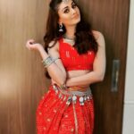 Shefali Jariwala Instagram - Many have an idea of me. Few get the picture.... #sassy #attitude . . . #red #indianoutfit #workmode #love #loveyourself #happygirlsaretheprettiest #instapic #instalove
