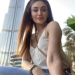 Shefali Jariwala Instagram - #sunnyday #summervibes . . . #dubai #travelgram #pictureoftheday #instadaily Burj Khalifa