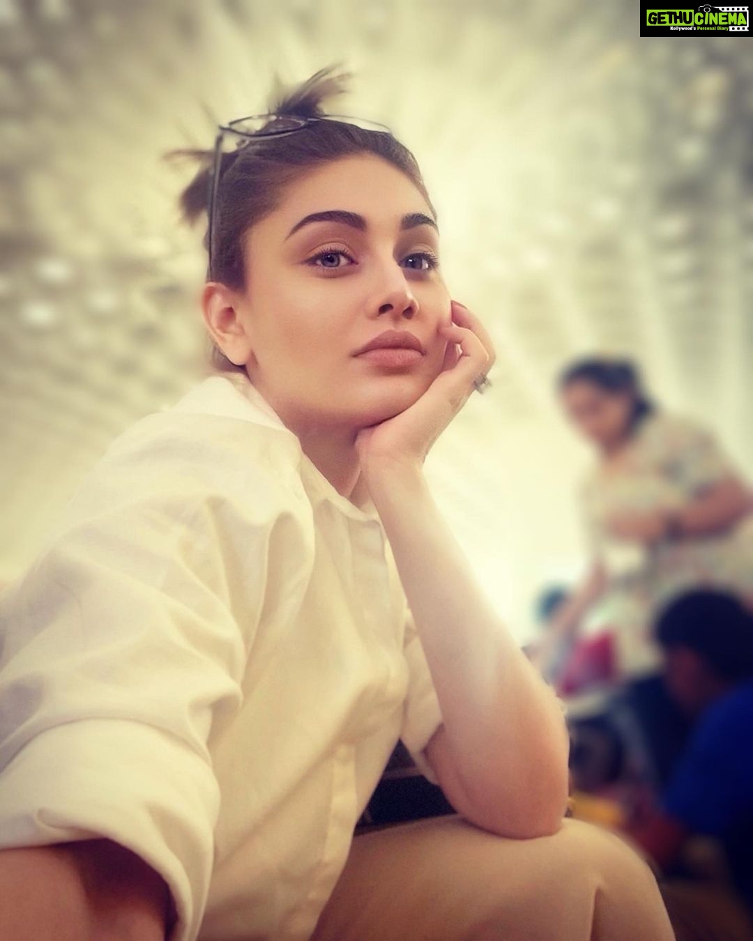 Shefali Jariwala Instagram - Whenever I follow my heart... it leads me to the airport .... can’t wait to travel again! #wanderlust #wanderer . . . #airport #travelgram #cantwait #letsgo #adventure #instalove #instapic #airportselfie