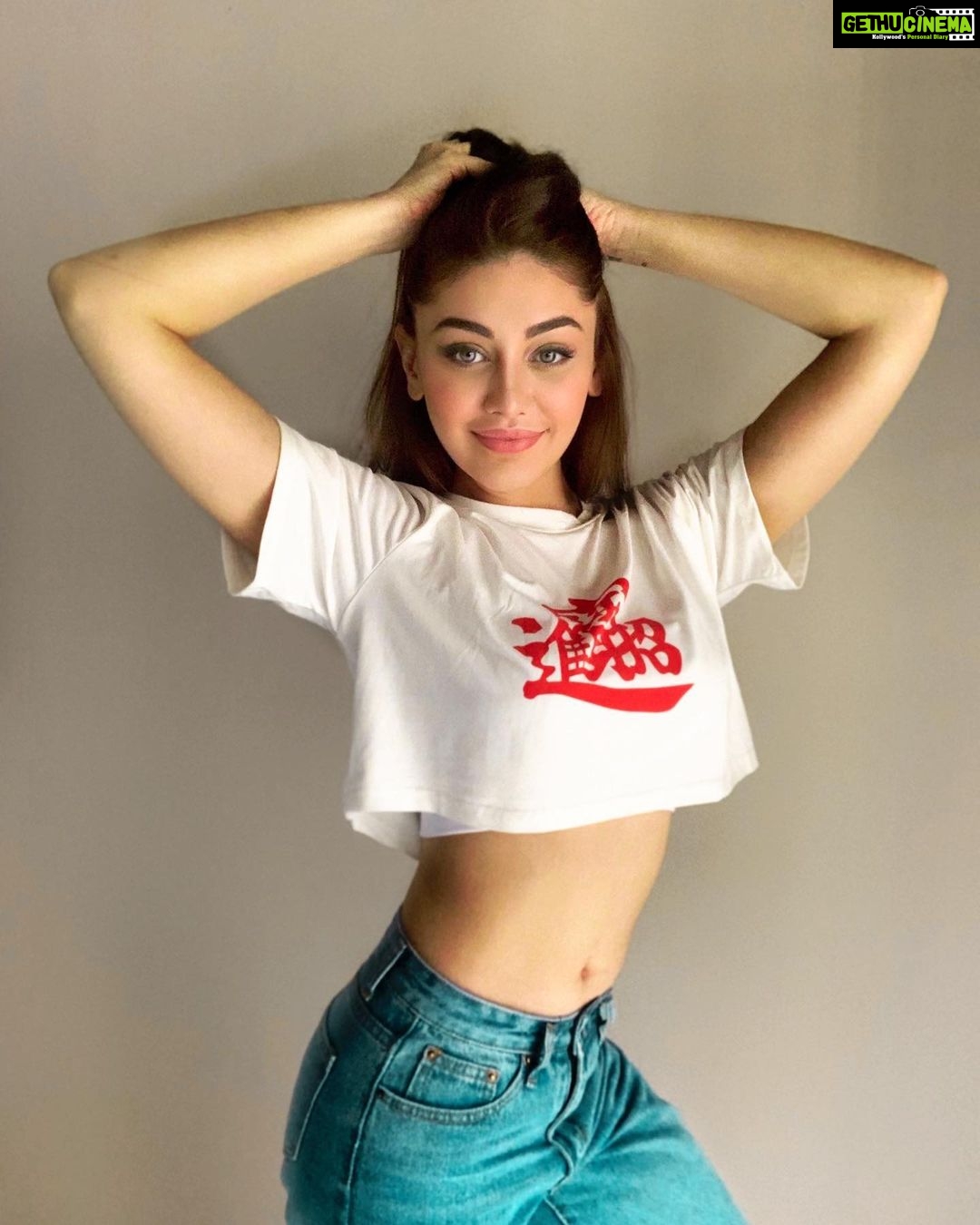 Shefali Jariwala Instagram - “We never really grow up, we only learn how to act in public.” . . . #growing #glowing #loveyourself #instamood #picoftheday #happygirl