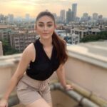 Shefali Jariwala Instagram - Bursts of gold on lavender melting into saffron. It’s the time of day when the sky looks like it has been spray-painted by a graffiti artist...#sunset . . . #sunsetlover #eveningsky #magic #positivevibes #instalike #photooftheday #instadaily #freshair #glowup #shinebright #enjoylife