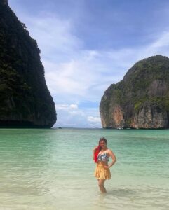 Sherin Instagram - Is this view just stunning? Ahhhhh I miss the ocean, take me back 😭 #sherin #travel #biggboss #biggbosstamil #thailand #phiphiisland #swimsuit #ocean #water #sand #sun Maya Bay, Phi Phi Island, Thailand