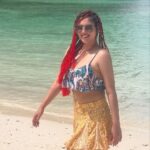 Sherin Instagram - Is this view just stunning? Ahhhhh I miss the ocean, take me back 😭 #sherin #travel #biggboss #biggbosstamil #thailand #phiphiisland #swimsuit #ocean #water #sand #sun Maya Bay, Phi Phi Island, Thailand