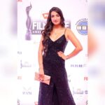 Sherlin Seth Instagram – Wearing a dress selected by my mom and my Papa’s watch, i walked the red carpet of Filmfare Awards! Thankyou @filmfare for having me. #unarvugalthodarkadhai 
Hair and makeup by this very talented person @makeupandhair_aara 
.
.
.
.
.
.
.
@kamarfilmfactory @get2shakthi a big thankyou to these two ✨
.
.
#filmfareawardssouth #filmfare2022 #filmfare #filmfareawards #sherlinseth #explorepage #explore #forme #foryou #blackdress #tamilactress #tamil #teluguactress #bollywood Banglore City