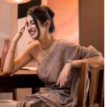 Sherlin Seth Instagram - When someone asks me if I'm on a diet! Lol . . Photography @saranjphotography @ajaybeny89 Makeup @deepika.nathan Hair @muthugokila_artistry Stylist and designer @sowbiandrea Retouch @khanphotography06 . . . . . #sherlinseth #explorepage #explore #foryou #forme #saree #tamilcinema #sareelove #bollywood #khaki