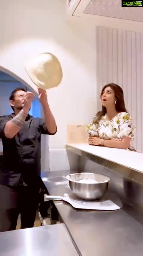 Shilpa Shetty Instagram - I’m thrilled about this one!🥰 #BIZZAbyBastian 🍕🍦♥️🤤 Watch this space for more 🤩🥳 @bastianmumbai @ranjeetbindra #Bastian #foodie #Foodcoma #newbeginnings #grateful #blessed #happiness #staytuned #SundayBinge #openingsoon