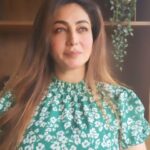 Shilpi Sharma Instagram - BTW I have no make up right on while i shoot this.... and you can see my skin is so much better . Try this out .. 1. Steam 2. Home made scrub - oats , rice ,Moong dal grind into powder 3. 1 litre water with ginger and Tulsi. 4. Cetaphil face wash 5. Sebamed acne wash 6. Cetaphil cream. 7. Rose water @sebamedindia @cetaphil_india