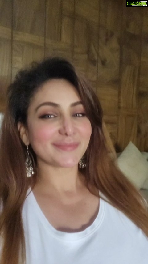 Shilpi Sharma Instagram - Please guys 😅 #djlife