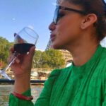 Shilpi Sharma Instagram – When I think of just Relaxing and taking it easy in life… This is my vision . Beautiful Evening , Sunsets , Nice glass of wine , River Cruise and View of Effiel Tower. 
#effieltower #Paris