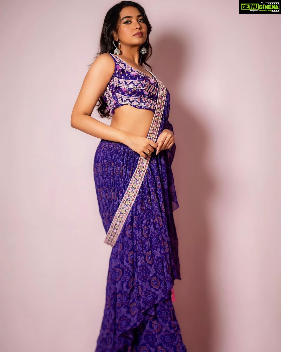 Shivathmika Rajashekar Instagram - 🤷🏻♀️💁🏻♀️ Styled by @officialanahita Outfit: @Issadesignerstudio Earrings: @sara.costumejewellery Pic: @they_call_me_keshu