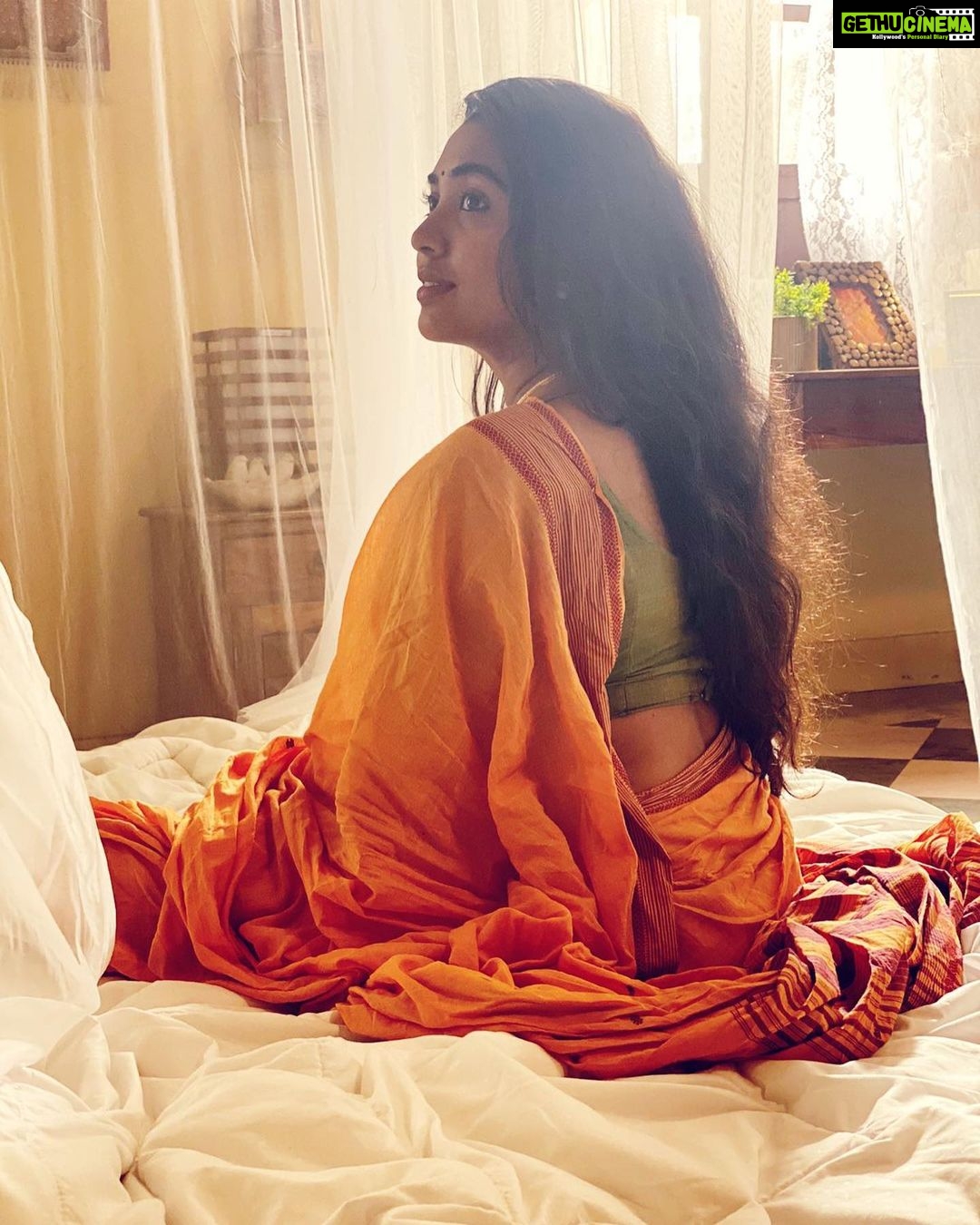 Shivathmika Rajashekar Instagram - For an entire year, I held Meenakshi in my heart.. waiting for all of you to see her... today, seeing messages that Meenatchi stole people’s hearts...I can’t even begin to explain how much this love means to me✨ Thank you! Veera & Meenakshi, these characters their story and NOV are the best things that happened to me♥️ Thank you my dear @rakarthik_dir for giving me meenax! @vidhuayyanna love you! Thank you for showing her so beautifully! @ashokselvan Thank you fav boy! There is no Meenatchi without Veera.. There is no #NithamOruVaanam #Aakasam without Ashok✨ ( These pictures also won’t be there without you da! 😎) @rituvarma I already can’t wait to work with you again Rits♥️ @aparna.balamurali sending you hugs and love you firecracker♥️ @sshivadaoffcl akka thank you for carrying my Meenakshi so beautifully ♥️ @navadevi.rajkumar Thanks baby, for making me look the way I did! @leelavathi_kumar Thank you for paathi nee ♥️ @dharankumar_c Thank you for giving our film the soul it deserved! @editoranthonyofficial Thaaankkk youuuu! ♥️ @rupaktej @sagarpentela Thank you for giving me NOV.. patiently waiting for the next script 👻 love you guys! @nishanthi_annadurai what do I even say abt you Nishu! Thank you for everything! All of it! Louuuuu you! @shanmuga__priyan @rk_o8 @utopians_life @krizzz_roll_camera_action @abiramamoorthy2112 Thanks lovelies! @gopisundar__official thank you 😊 Okay! End of emotional essay 🤦🏻♀️ Thank you for loving Nitham Oru Vaanam Aakasam! To the ones that haven’t watched it yet (and the ones that wanna watch it again) , please go catch the film in your nearest theatres ♥️