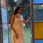 Shivathmika Rajashekar Instagram - First of all, full butterflies in stomach, overflowing happiness, nervous as hell and other such feelings since last night’s premiere of #Panchathantram .. please go watch the film in the theatres from this Dec 9th ✨🥰🤞🏽 And secondly @jaggannivas can I forever be your model? How are you soooooo good at this? Vid credits go to my talented brotherrrr ya’ll 💕🥰