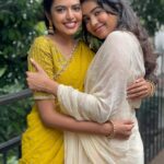 Shivathmika Rajashekar Instagram – Wishing you all a very happy Dussehra 🤍 
On this auspicious day, @shivani_rajashekar1 ‘s #Jalebi has been launched! 
And what makes me happier is that my gulabi @sree_kamal is now getting introduced to the Telugu film industry! 
The legendary! The sweetest #VijayaBhaskar Garu is directing it (the besttttt part)
A day that made my soul smile and my heart warm! 
My jalebis and gulabis, a good day with my dearest friends taking yet another step ahead in their careers✨🤍
Love and luck to us 🧿
Outfit credssss @manishamallikarjun 🤍